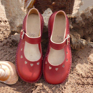 retro red shoes size 8 new
